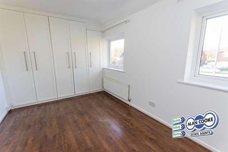 Sandringham Green, Alwoodley, LS17 - Photo 3