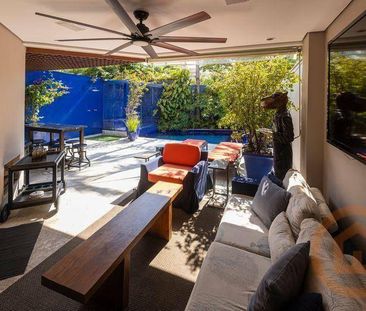 Casa Com 3 Suítes Para Alugar, 420 m² por R$26.000por Mês - Cidade ... - Foto 2