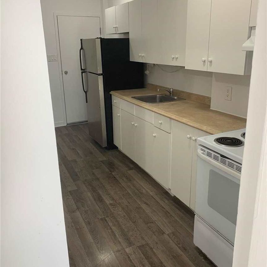 For Lease - 881 St Clair Avenue Unit# Main #2, Toronto, Ontario - Photo 1