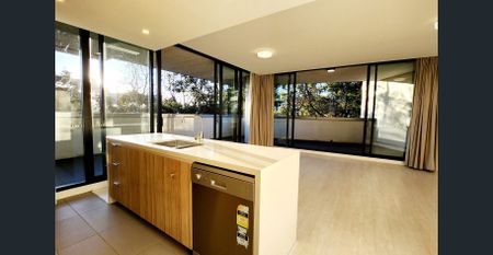 Northeast facing Three bedroom Apartment with Huge Courtyard. - Photo 3