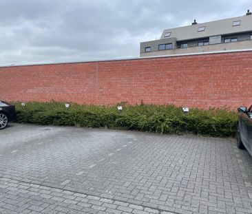 Rustig gelegen twee-slaapkamer appartement + autostandplaats - Photo 1