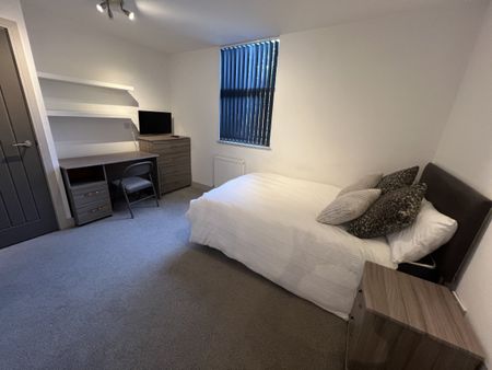 287 Dawlish Road - Photo 4