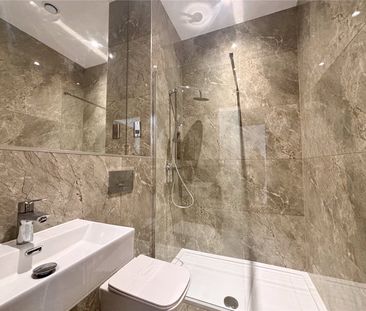 Roop House, Fleet, Hampshire, GU51 - Photo 1