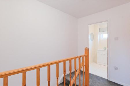 3 bedroom terraced house to rent - Photo 2