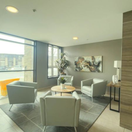 For Lease - 5010 Corporate Drive Unit# 330, Burlington, Ontario - Photo 2