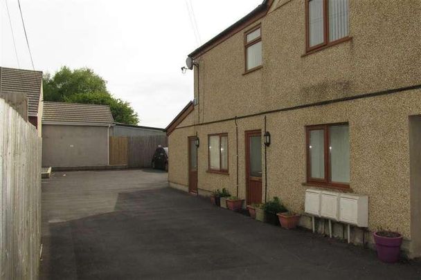 Glebe Road, Loughor, Swansea, SA4 - Photo 1