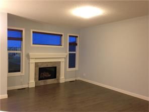 Well maintained Beautiful 2-Storey 3 bdrms Home in Evanston! - Photo 2