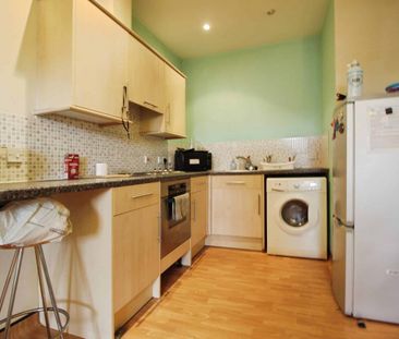 Flat A, 11 Faringdon Road, Swindon, SN1 - Photo 6