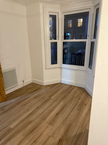 2 Bed Terraced House, Pevensey Rd, E7 - Photo 4