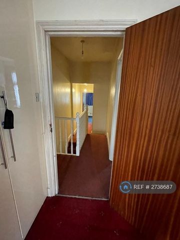 4 bedroom terraced house to rent - Photo 3