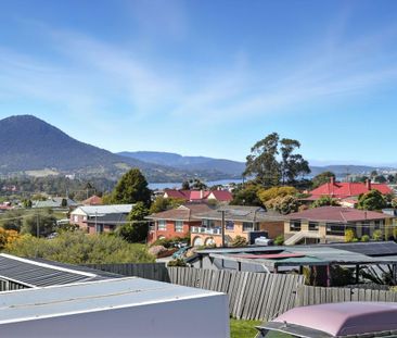 Well Maintained Family Home - Photo 4