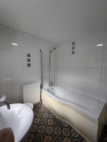 33 Parker Street, Belfast, BT5 4HN - Photo 3