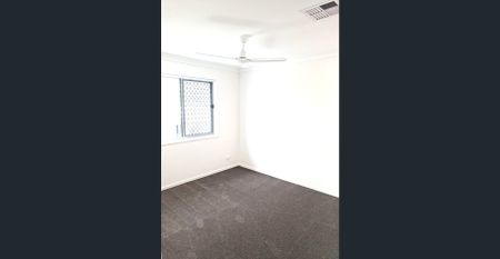 AVAILABLE 30/01/2026 - LARGER INTERNAL - LARGER GARAGE - LARGER YARD - 4 BED - 2 BATH TOWNHOUSE WITH DUCTED AIR-CONDITIONING - Photo 4