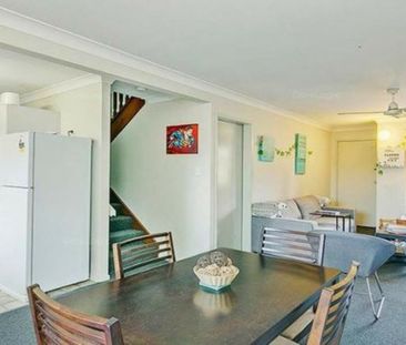 Terriffic Townhouse - Photo 4