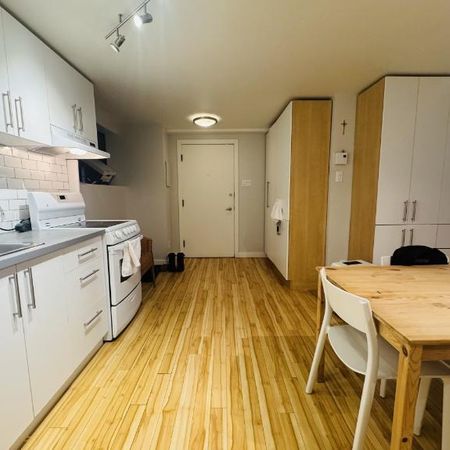 Loft entièrement meublé à louer Vieux-Québec août 2026 - Photo 3