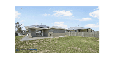 Spacious Family Home in Glenvale - Photo 5