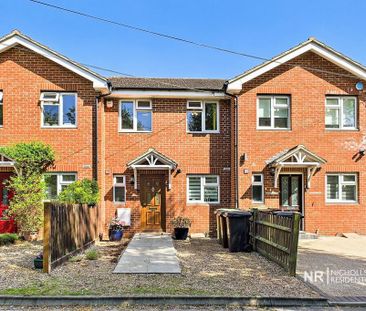 3 bedroom terraced house to rent - Photo 5