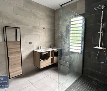 Location Maison 5 pièces 114m² ST GILLES LES HAUTS 97435 - Photo 2