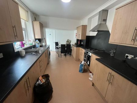 5 bedroom terraced house to rent - Photo 3