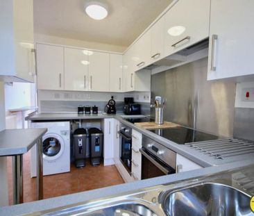 1 bedroom in a house share to rent - Photo 6