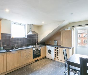 2 bedroom flat to rent - Photo 3