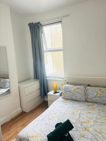 Room in a Shared House, Mossford Street, E3 - Photo 4