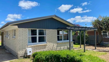 65 Resthills Crescent - Photo 2