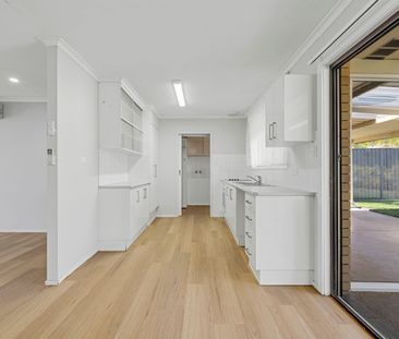 4 Summerland Key, Broadbeach Waters QLD 4218 - House For Rent | Domain - Photo 2