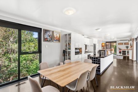 10 MacKenzie Street, Hackett ACT 2602 - House For Rent | Domain - Photo 2