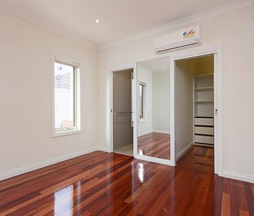 Un-Paralleled Luxury - Photo 5