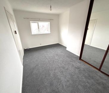 Lyttleton Crescent, Penistone, Sheffield - Photo 2