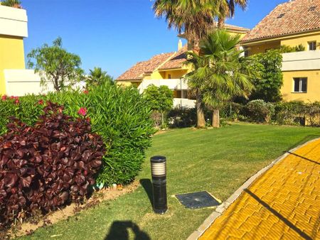 Penthouse in Estepona - Photo 5