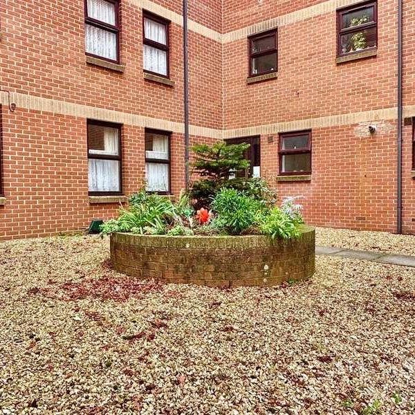 Kirtleton Avenue, Weymouth, DT4 - Photo 1