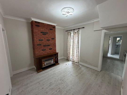 3 Bed Semi-Detached House, Temple Road, E6 - Photo 1