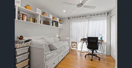 Modern 2-Bedroom Apartment in Prime Yeronga - Photo 4