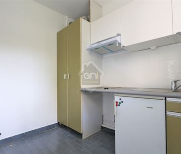 GRAND STUDIO RENOVE AVEC BALCON de 6.30 m2 - Rue Cino Del Duca, - Photo 5