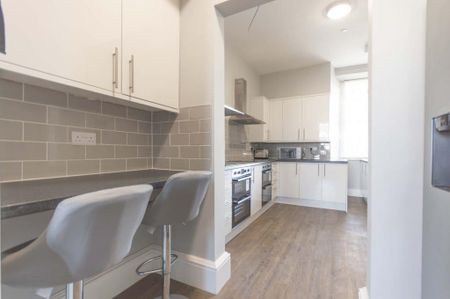 10 bedroom flat share to rent - Photo 5