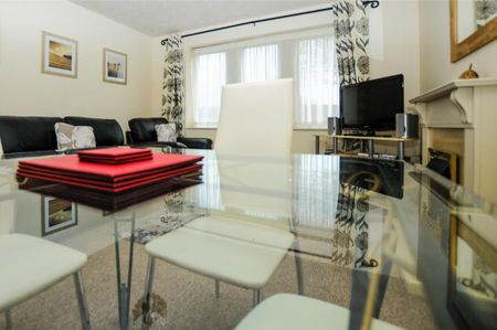 1 bedroom serviced apartment to rent - Photo 2