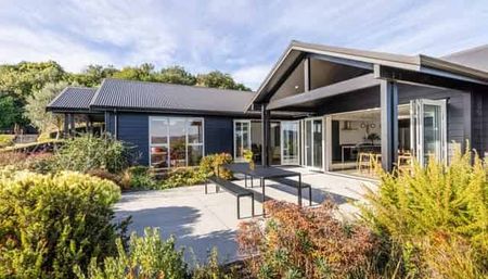 Simply Stunning - Photo 5