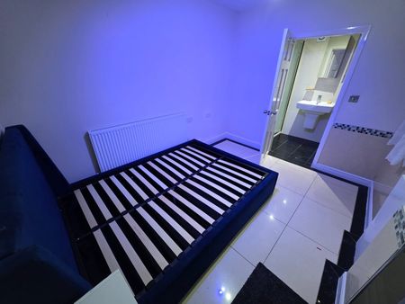 Room in a Shared House, Eldon Avenue, TW5 - Photo 4