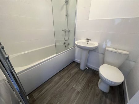 Long Row, Newark, Notts, NG24 - Photo 2