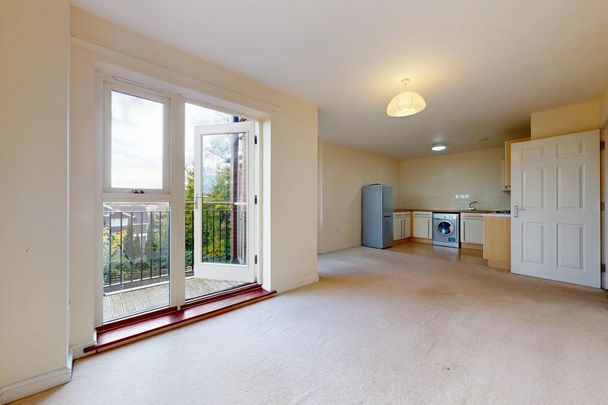 1 bedroom flat to rent - Photo 1