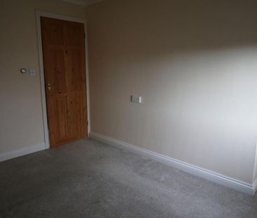 2 bedroom semi-detached house to rent - Photo 5