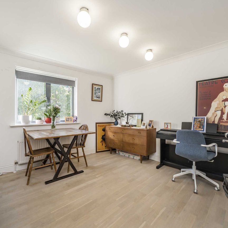 Sherard Court, Finsbury Park, N7, London - Photo 1