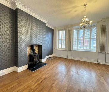 3 bedroom maisonette to rent - Photo 2