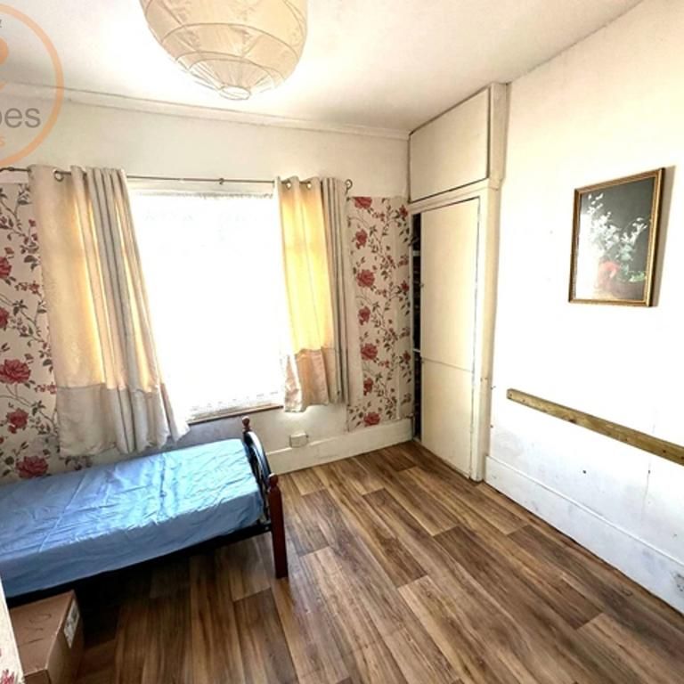 1 bedroom in a house share to rent - Photo 1