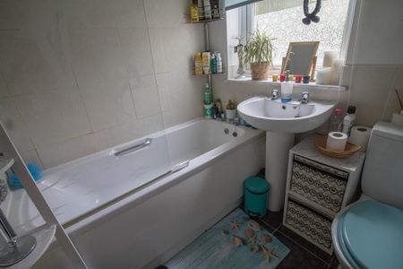 2 bedroom terraced house to rent - Photo 5