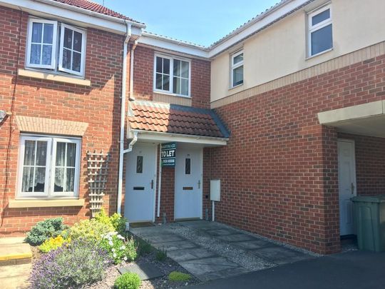 2 bedroom ground floor flat to rent - Photo 1