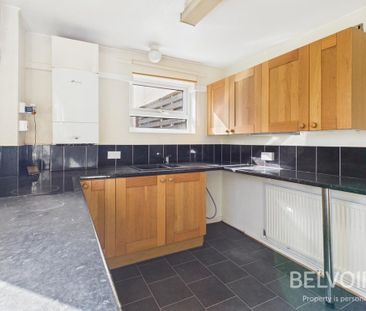 2 bedroom maisonette to rent - Photo 2