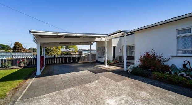 Perfect Family Home - Photo 1